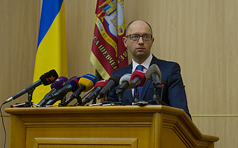 Яценюк инициирует создание комиссии по расследованию фактов торговли оружием