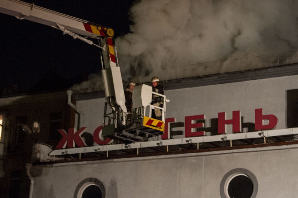 Кличко провел совещание относительно ситуации вокруг сгоревшего кинотеатра «Жовтень»