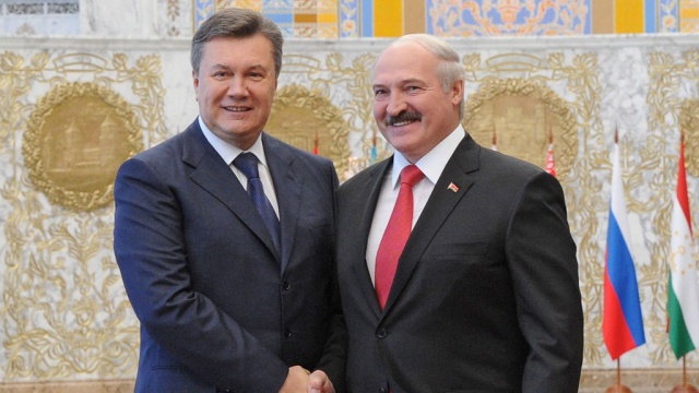 Лукашенко: Янукович спонсировал «Правый сектор»