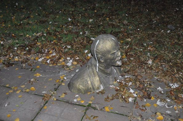 В Запорожье снесён ещё один памятник Ленину