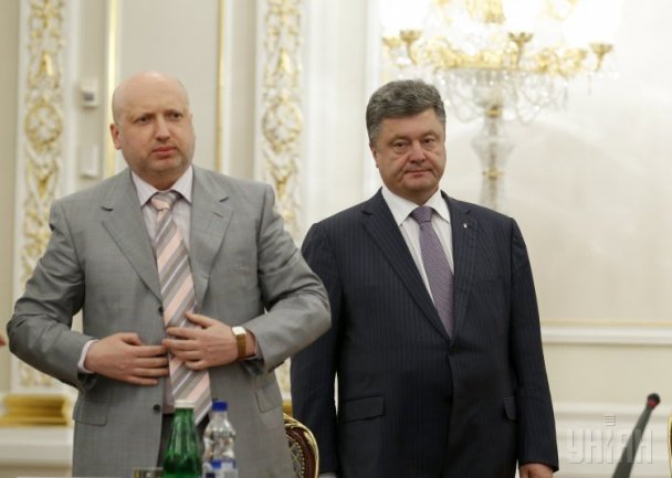 Порошенко представил Турчинова в качестве секретаря СНБО
