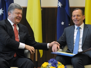 Порошенко обсудил c Эбботтом возможность поставок австралийского угля и урана