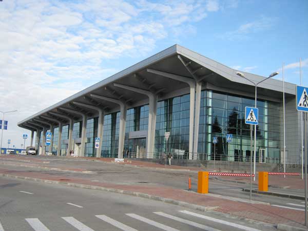 Спикер СБУ рассказала, почему закрывали аэропорты на востоке Украины