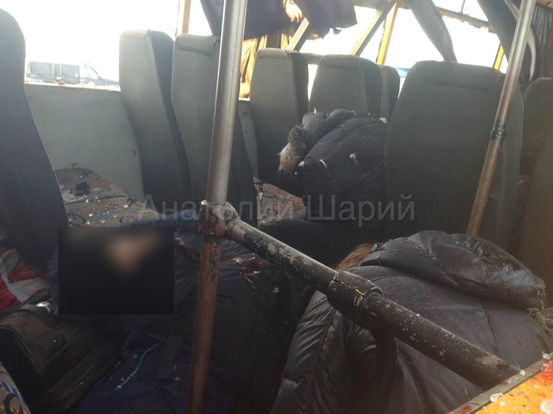 Видео из автобуса, который обстреляли под Волновахой 18+