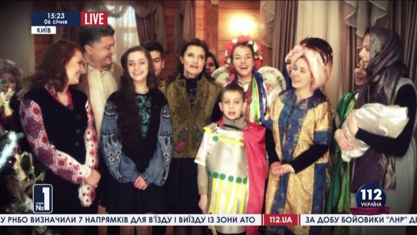 Президент и премьер-министр поздравили украинцев с Рождеством — Видео