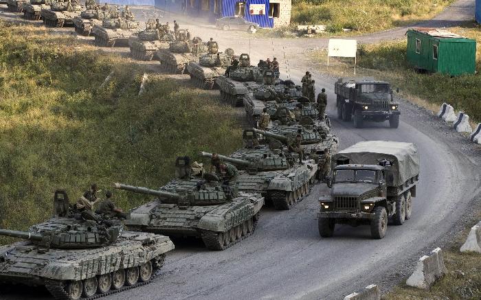 Порошенко: Граница остается открытой для поступлений военной техники из РФ