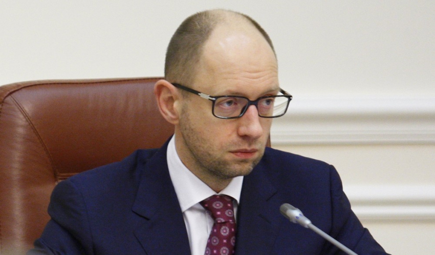 Яценюк подозревает некоторых российских чиновников в неадекватности