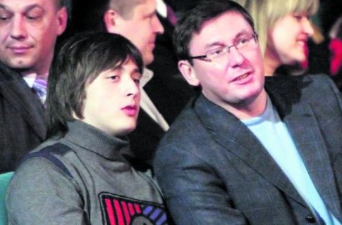Сын Луценко попал в ДТП, в результате которого погиб сотрудник МВД