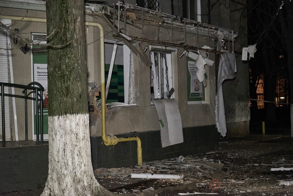 «Приват» под прицелом: В Одессе одно отделение взорвали, под двери другого подбросили взрывчатку