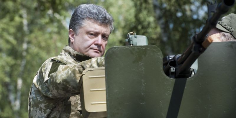 Порошенко обсудил с силовиками перспективы развития событий на Донбассе