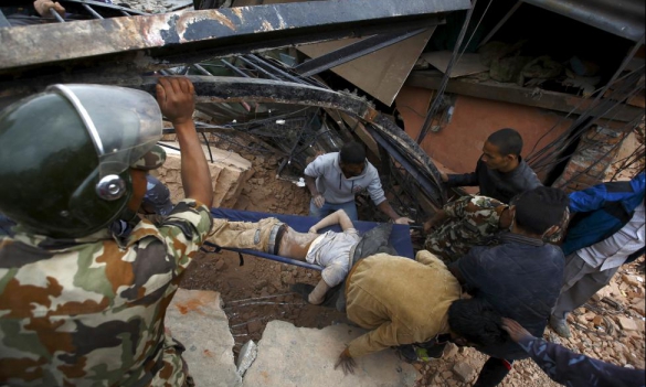 Фото: В Непале сильнейшее за 80 лет землетрясение, полторы тысячи погибших - 9 - изображение
