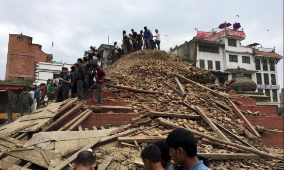 Фото: В Непале сильнейшее за 80 лет землетрясение, полторы тысячи погибших - 10 - изображение