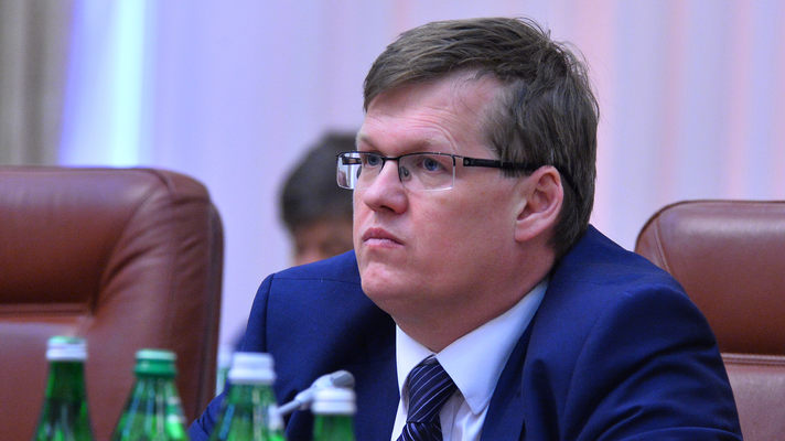 Розенко пообещал в декабре поднять пенсии