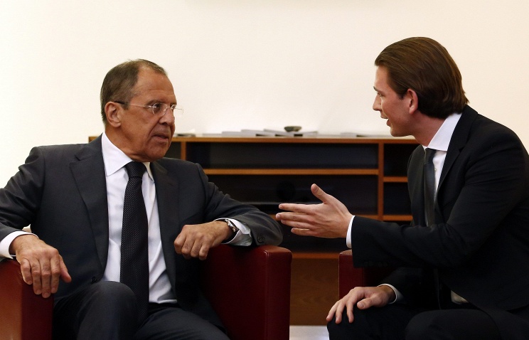 Лавров: ЕС требует от Москвы выполнения минских соглашений, а на Киев закрывает глаза