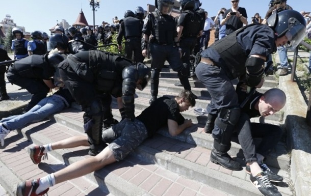 Итоги гей-парада в Киеве: 30 задержанных и 9 раненных милиционеров