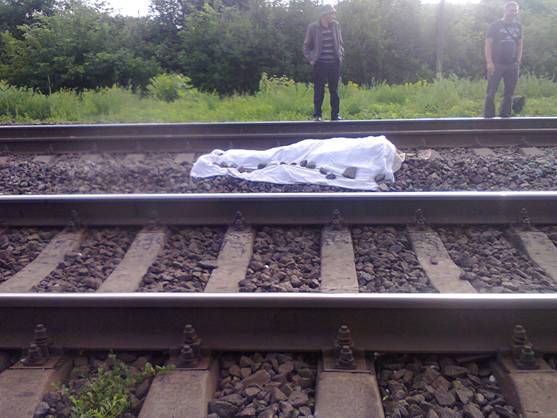 Украинский военнослужащий выбросился из поезда на полном ходу