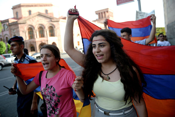 Демонстранты в Ереване требуют выполнения своих требований до 6 июля