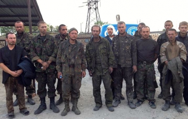 Порошенко назвал фамилии 10 освобожденных из плена украинцев