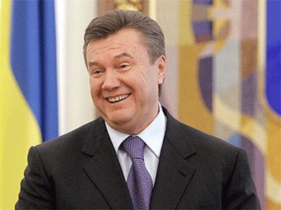 Интерпол приостановил розыск Януковича