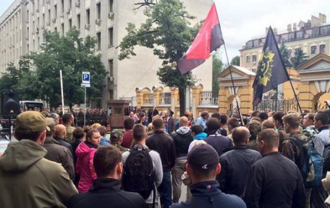 Активисты ПС сооружают блокпосты на выездах из Киева