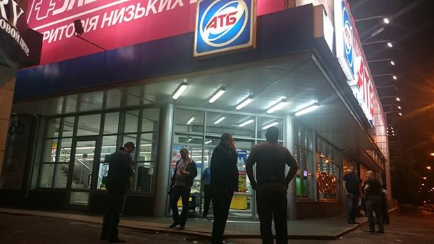В харьковском супермаркете застрелен мужчина