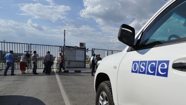 ОБСЕ фиксирует увеличение числа крепких бритоголовых парней, въезжающих из РФ на Донбасс