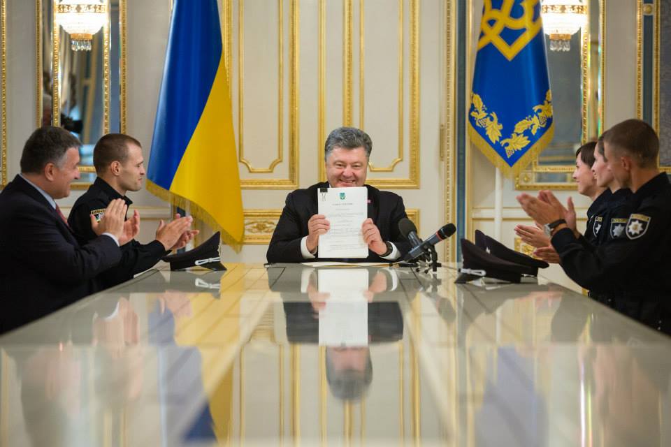 Порошенко подписал закон о национальной полиции