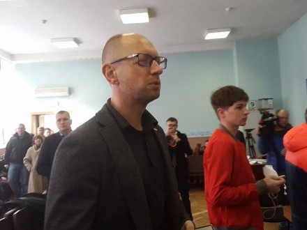 Яценюк обнаружил потенциальную проблему при подсчете голосов