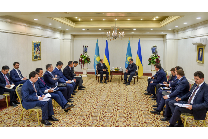 Порошенко обсудил с казахским премьером проект в рамках «Шелкового пути»