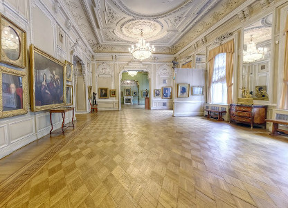 В киевском музее русского искусства выступают против его переименования