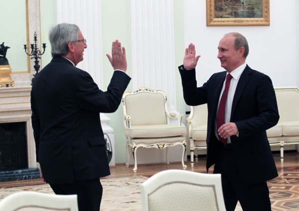 Юнкер предложил Путину улучшение отношений в случае сохранения мира в Донбассе