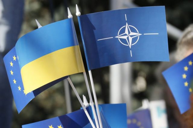 Порошенко ответил на петицию о вступлении в НАТО