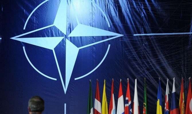 Черногорию пригласили присоединиться к НАТО
