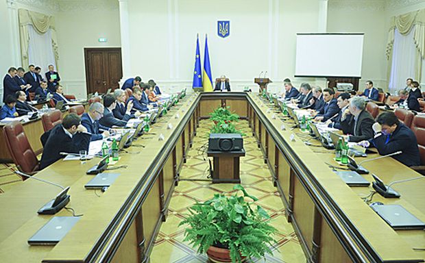 Члены Кабмина поддержали совместное обращение Порошенко, Яценюка и Гройсмана