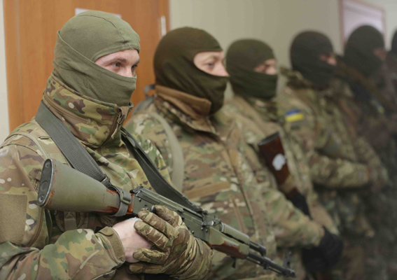 Вместе с полицией в Днепропетровске будут работать три бронегруппы