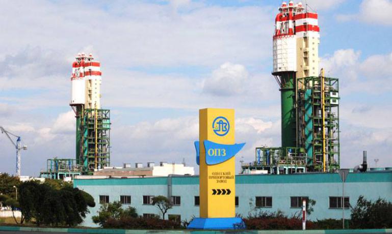 Яценюк: Приватизация Одесского припортового завода должна стать образцовой
