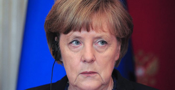 Мы напуганы страданиями десятков тысяч людей в Сирии, – Меркель