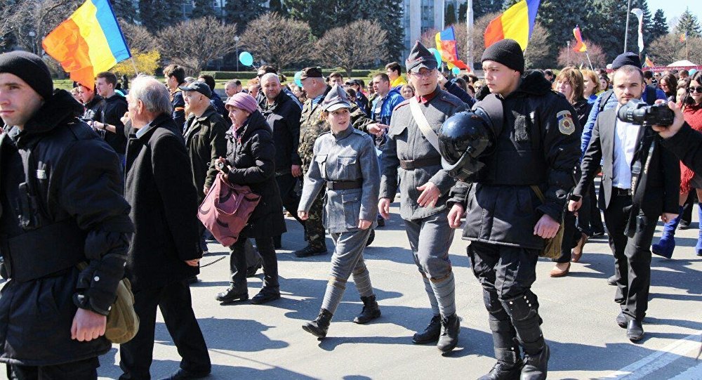 В Кишиневе прошли акции сторонников и противников объединения Молдовы с Румынией