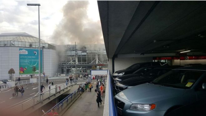 В брюссельском аэропорту прогремели два взрыва – СМИ
