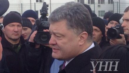 В Харькове Порошенко пообщался с полицейскими (фото)