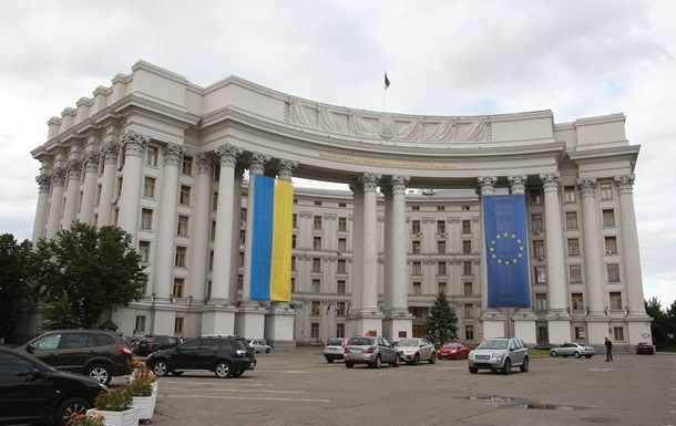 В МИД рекомендуют украинцам оценивать риски при поездках в РФ