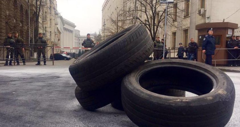 В Автомайдане утверждают, что добились встречи с Порошенко