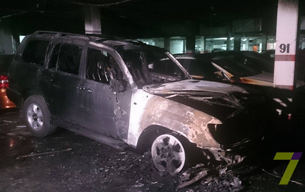 Одесса: на паркинге взорвали автомобиль