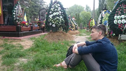 Савченко посетила кладбище, где похоронены погибшие в АТО