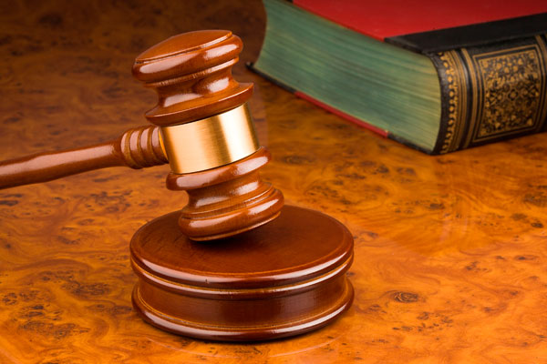 КСУ снял ограничения на размер пожизненных доплат судьям в отставке