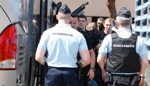 Из Франции депортированы двадцать российских болельщиков