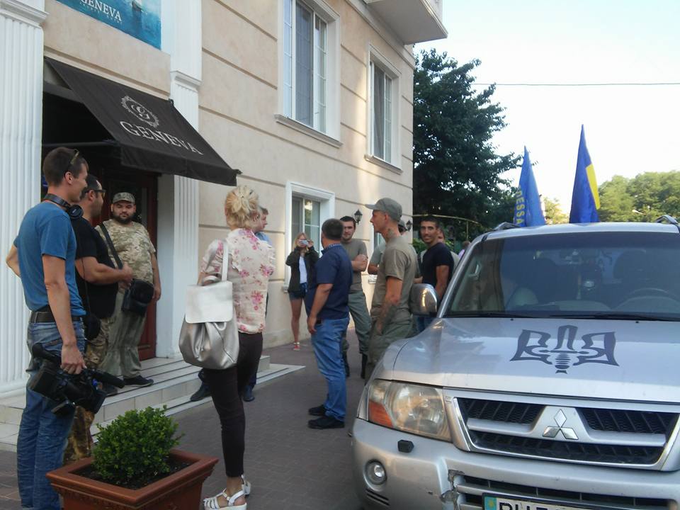 Одесский «Автомайдан» заблокировал в гостинице польских политиков