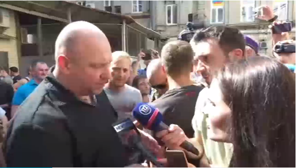 В Киеве у Печерского суда произошла драка (видео)