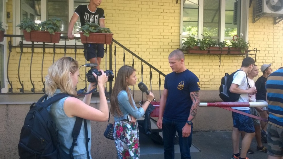 ГК «Азов» сорвал пресс-конференцию Симоненко