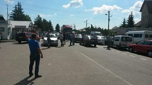 Митингующие перекрыли дорогу у пунктов пропуска с Польшей